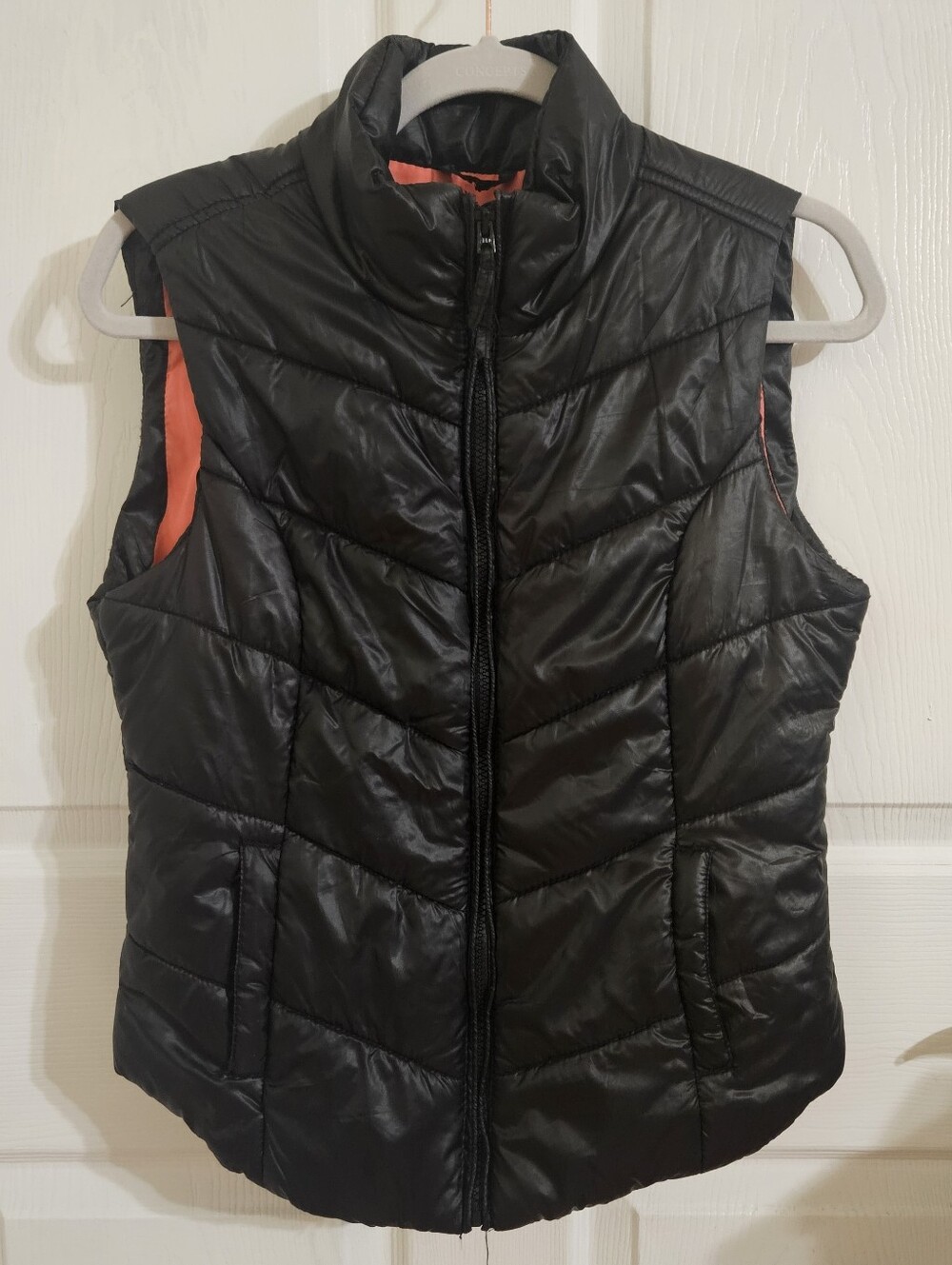 Aéropostale Black Chevron Puffer Vest- Made In 2010s